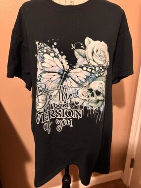 Women’s skull and flower t-shirt